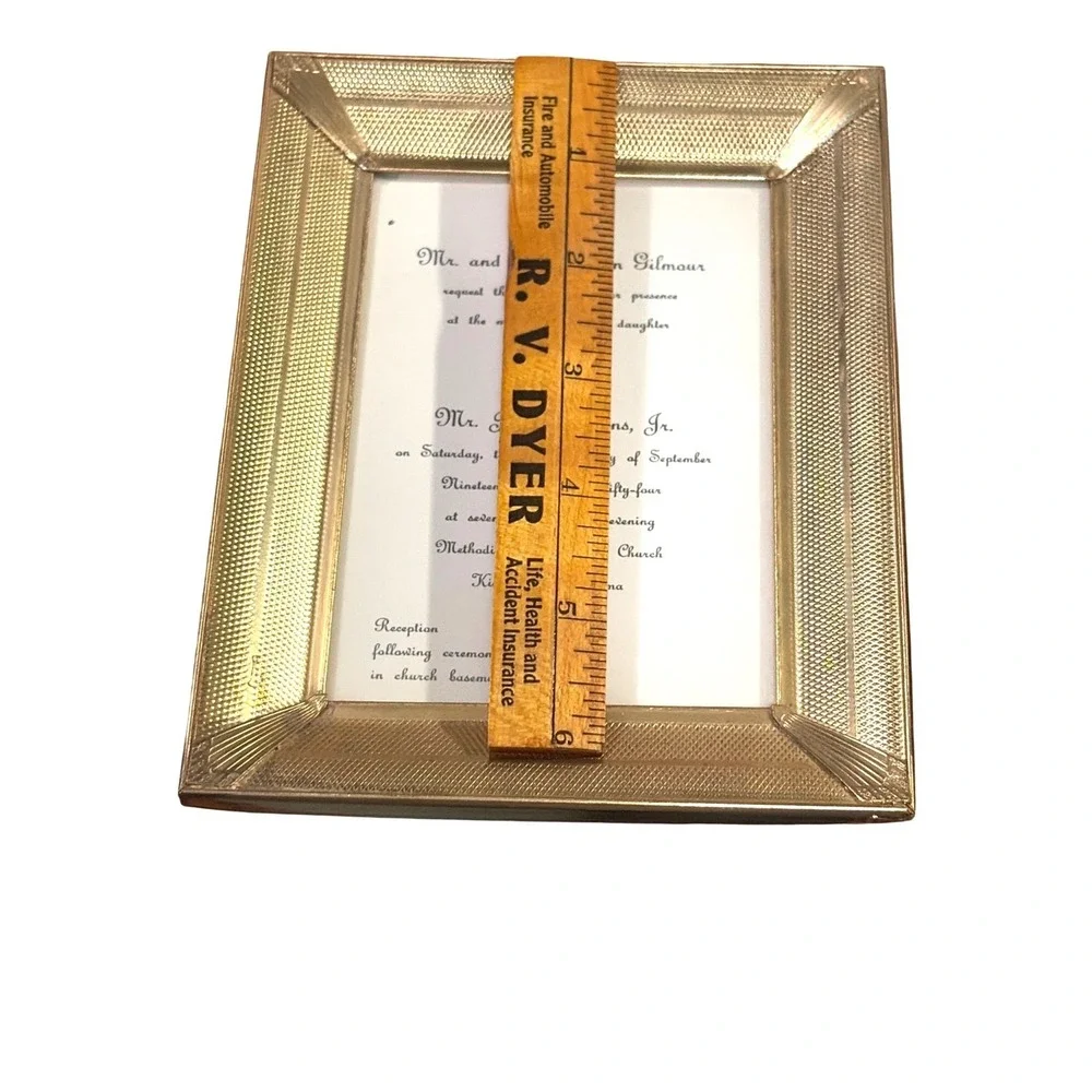 VTG Ornate Gold Metal Picture Frame‎ Gilded Rococo/Victorian Decor Elegant 4x6